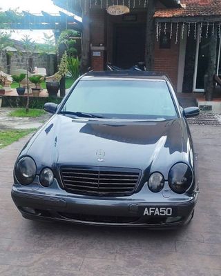 Mercedes-Benz w210