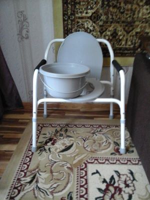 Продам стульчак для малоподвижных больных
