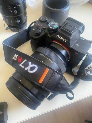 Sony alpha 7 iv б/у. Купила в Нью Йорке. Состояние отличное.