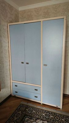 Продается кровати и шкаф