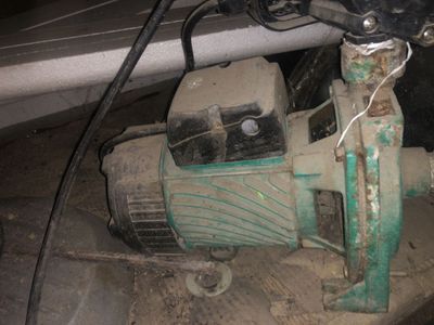 Suv nasosi sotiladi iwlab turipti ovozi bor salnisini almashtrsa boldi