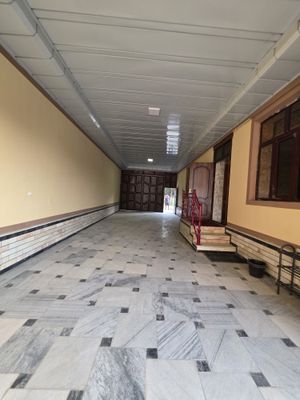 Shaxar markazidan xovli 6 xonalik xovli