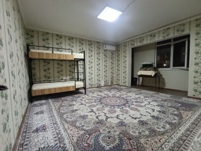 Arenda Qizlar uchun bezmakler sheriklikka Sergiliy