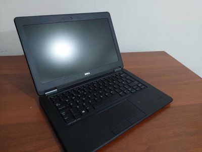 Noutbuk Ноутбук DELL Latitude E7250 i5-5300U/4/256/Win 10