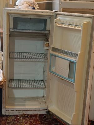 Продаются холодильники б/у ,среднее состояние