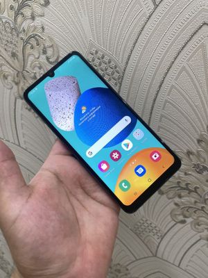 Samsung M32 Yaxshi holatda Aybi yoq 4/64 gb
