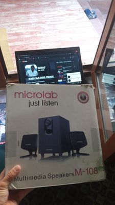 Microlab M108 Bass ovoz xonani ko‘taradi