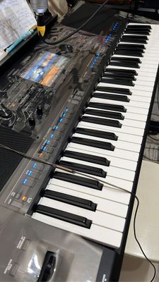 Продаётся Yamaha PSR sx 700