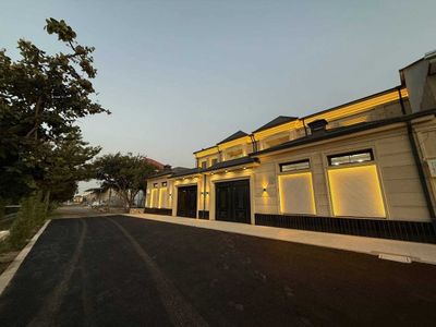 2 ta bir xil 2.3 sotiqli 2ta bir xil kottedj sotiladi