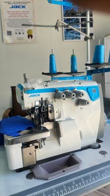 JACK E4 overlok sotiladi holati ideal narxi 290$