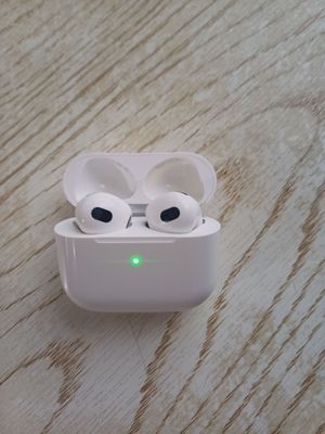 Срочно продам airpods 100% оригинал маде ин дубай