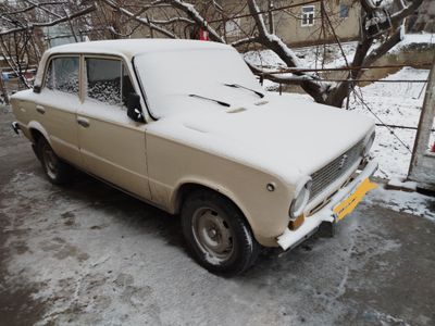 Vaz 21 011 sotiladi yurip turgan moshin