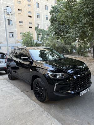 Tracker 2 2024 black