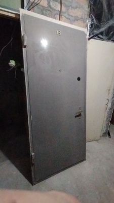 продам железную дверь 205*0.86