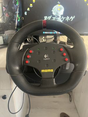 Игровой руль LOGITECH MOMO 180°