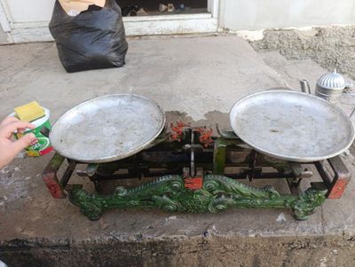 Tarozi sotiladi holati yaxshi qadimiy.