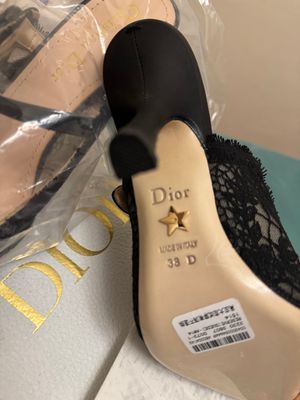 Чёрные туфли Dior — воплощение французского шика