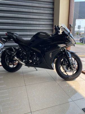 мотоцикл Yamaha V6