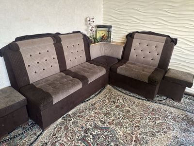 Срочна продаю уголок диван б/у