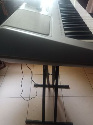 Продаю оркестратор Yamaha YPT-370 со стойкой есть коробка