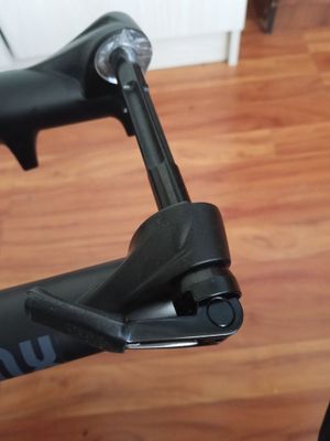 Продам новую воздушную вилку Rock Shox recon 2023 года