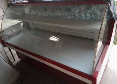 Витриная холодильник