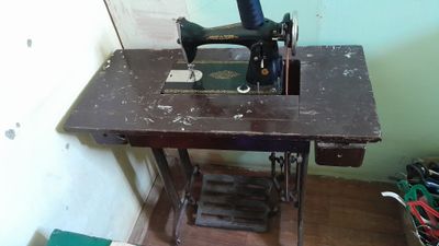 Тикув машинка сотилади