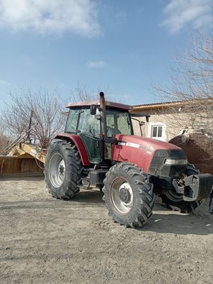 Srochni Traktor sotiladi
