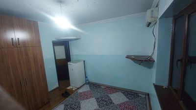 Bodomzor machiti roparasida joylashkan kvartira ijaraga beriladi