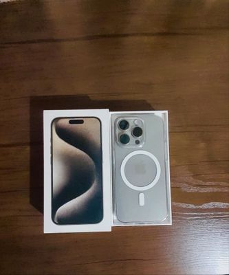 Iphone 15 pro Titanium