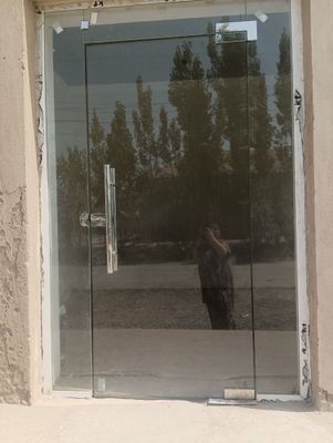 Oyna eshik sotiladi