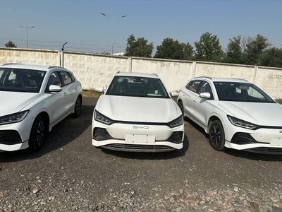 Byd E-2 luxury Yengi moshina Narxi 18000$ Natariusga tayyor Tel:939553