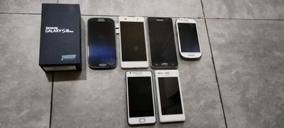 Продам сотовые телефоны Самсунг Galaxy