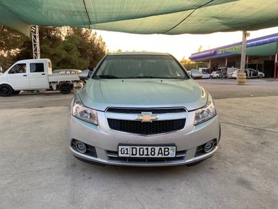 Продаю chevrolet Cruze.