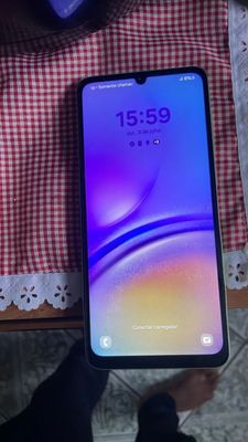 Samsung a05 zõr holatda