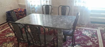 Стол и стулчик. Таза.