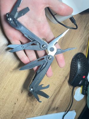 Продам американский нож Leatherman wingman