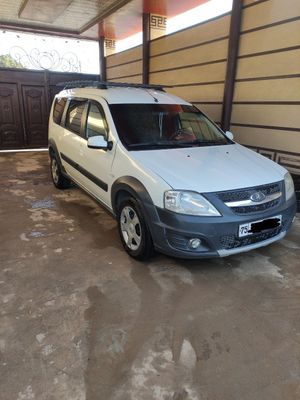 lada largus kross rena mator