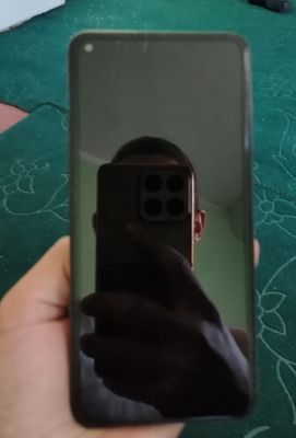 Redmi Note 9 xotir 64GB ekran qirlgan lekin zor i