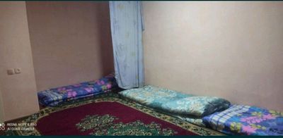 tsum tarafda qizlaga sheriklikga uy bor 912799919