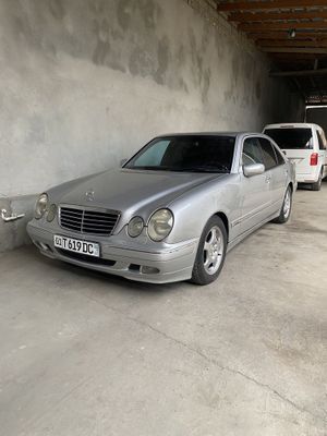 Mercedes Benz E200