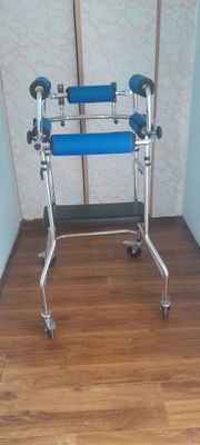 Продаю ходунки совершенно новые