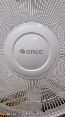 Напольный вентилятор GREE. Трёхскоростной. Работает тихо.