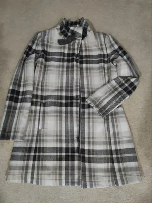 продаются пальто , куртки