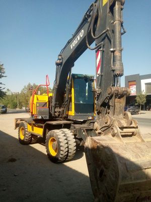 Ekskavator VOLVO 145 Sotiladi