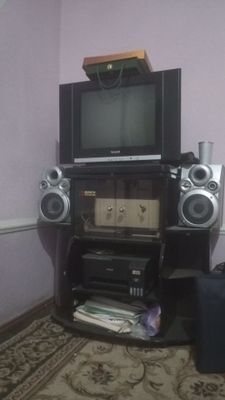Televizor pastavka bilan sotiladi