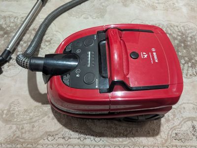 Bosch pilesos sotiladi