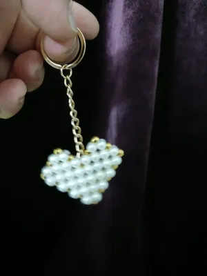 Брелок из бусины