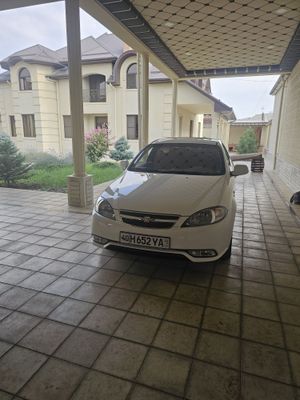 Автомобиль шевролет