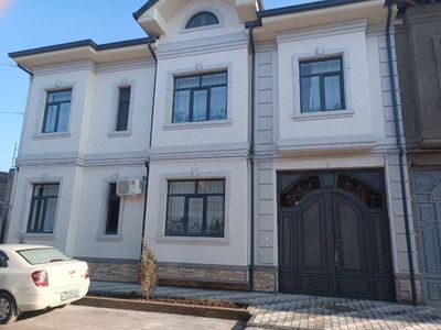 Sergeli Xonaboda yengi qurilgan hovli sotiladi 6 xona + 2 xoll